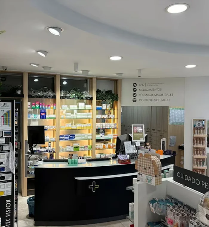 Vista general del interior de Farmacia Porteliña